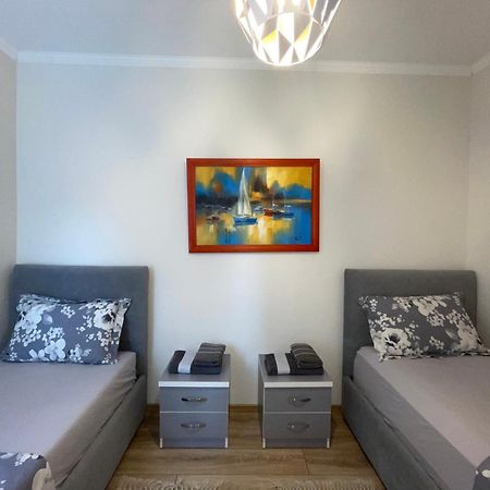 Peak Apartment Modern Durres City Centre #2 Eksteriør billede
