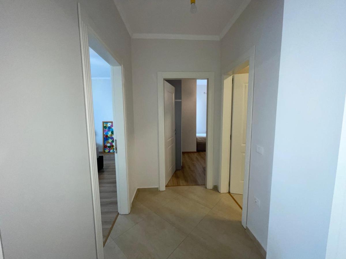 Peak Apartment Modern Durres City Centre #2 Eksteriør billede