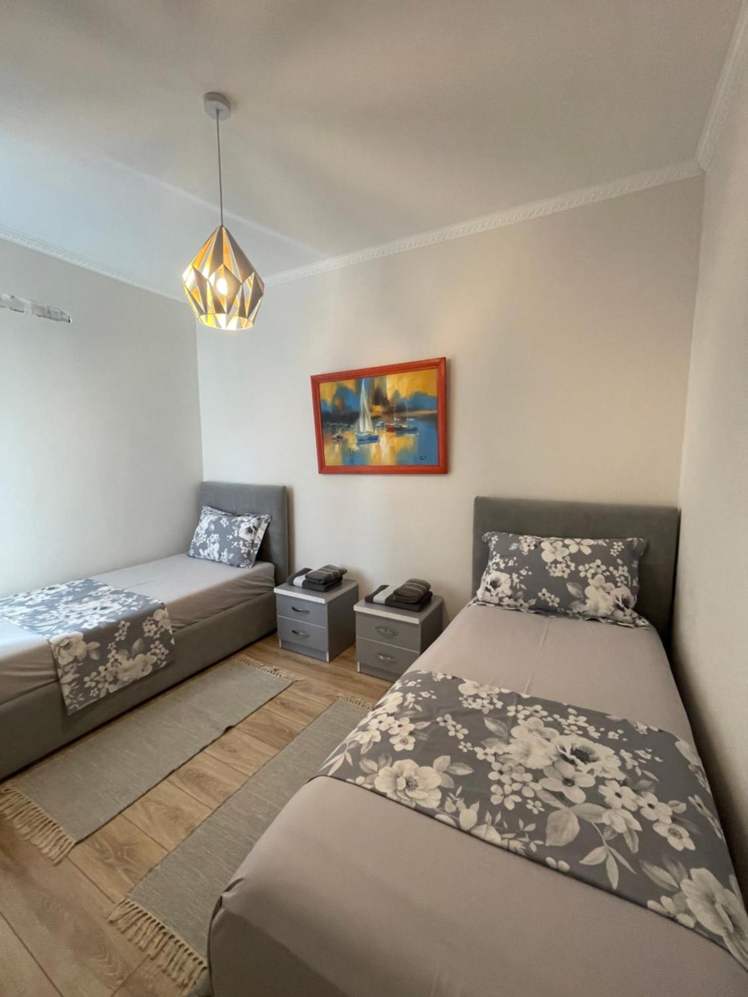 Peak Apartment Modern Durres City Centre #2 Eksteriør billede